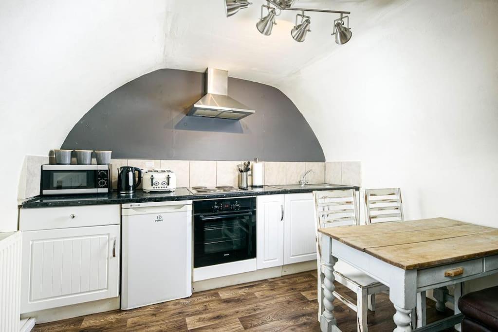 Unique 1 Bedroom Apartment-Бат Экстерьер фото