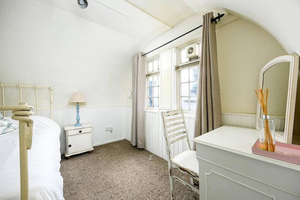 Unique 1 Bedroom Apartment-Бат Экстерьер фото